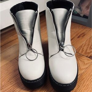 White leather zip up  above ankle boots